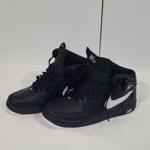 Nike Men's Black and White Sneakers